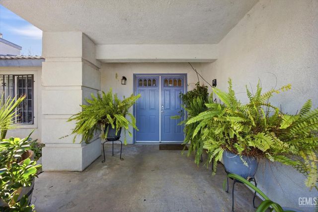 611 Ohanneson Avenue, Shafter, CA 93263