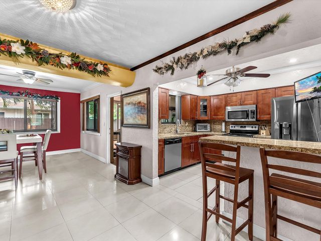 6631 SW 24th St, Miramar, FL 33023