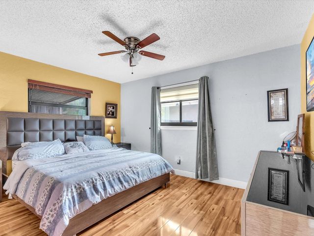 6631 SW 24th St, Miramar, FL 33023