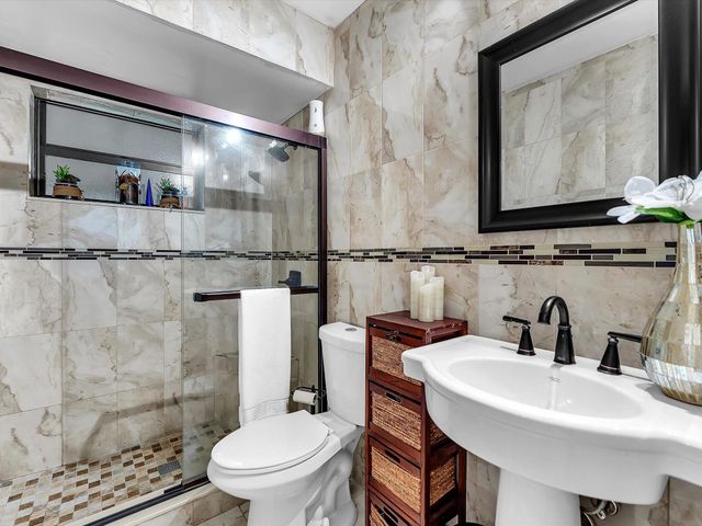 6631 SW 24th St, Miramar, FL 33023