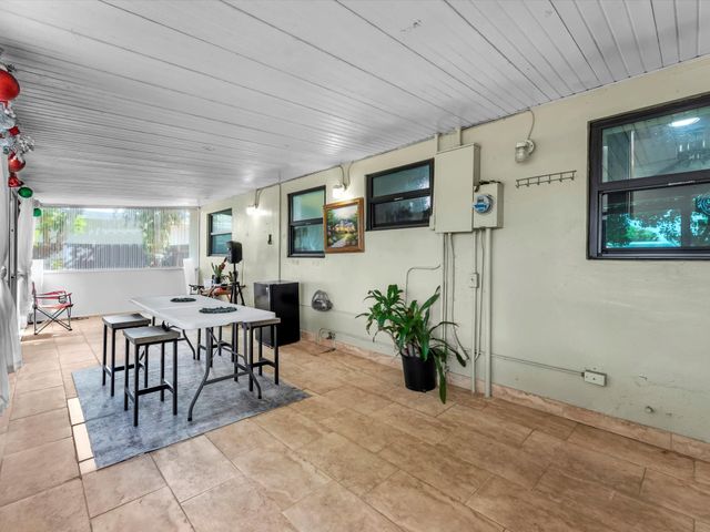 6631 SW 24th St, Miramar, FL 33023