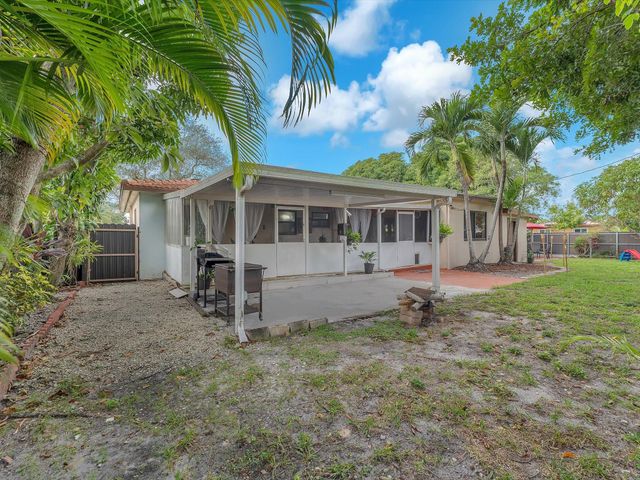 6631 SW 24th St, Miramar, FL 33023