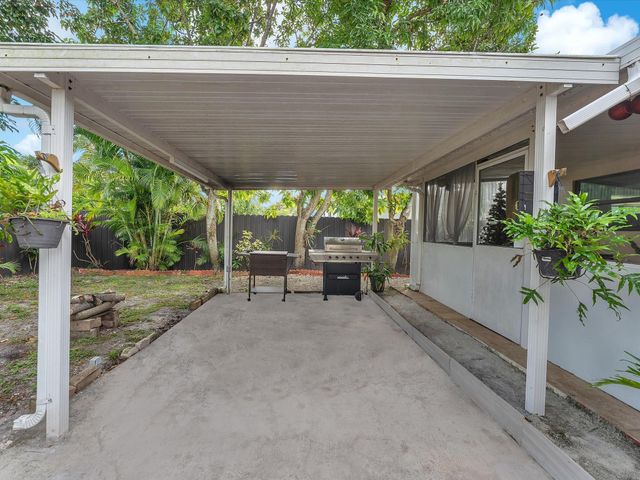 6631 SW 24th St, Miramar, FL 33023