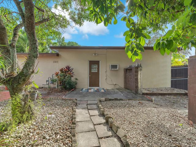 6631 SW 24th St, Miramar, FL 33023