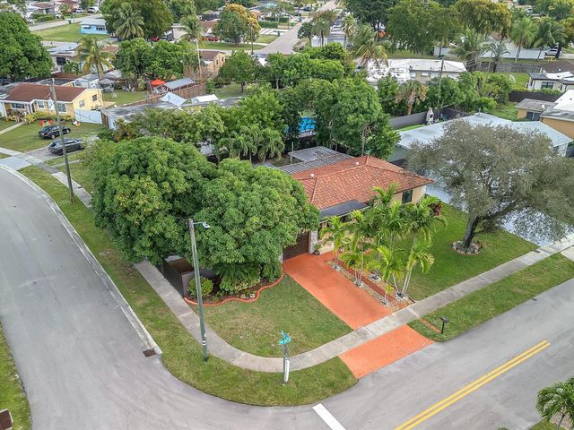 6631 SW 24th St, Miramar, FL 33023