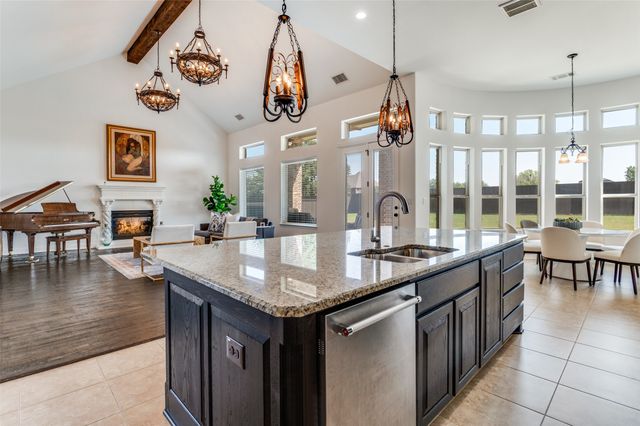 6809 Strauss, Colleyville, TX 76034