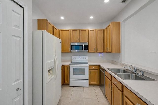 3402 PARKRIDGE CIRCLE, Sarasota, FL 34243