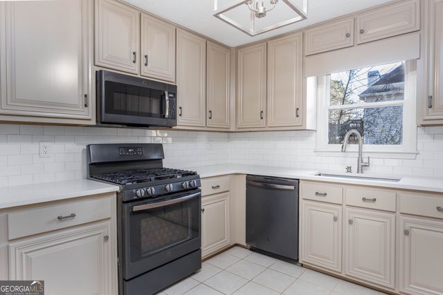 275 Mosby Woods Drive, Newnan, GA 30265