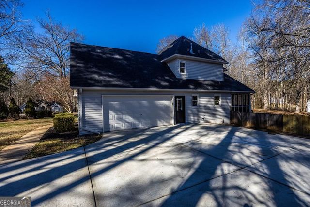 275 Mosby Woods Drive, Newnan, GA 30265