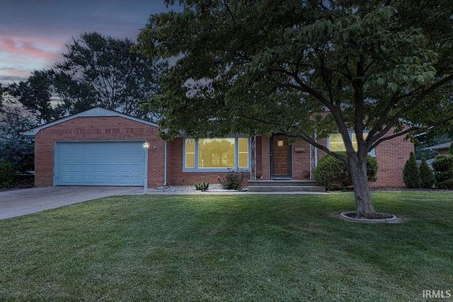 2521 Riverview Place, Elkhart, IN 46516