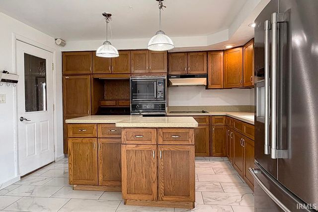 2521 Riverview Place, Elkhart, IN 46516
