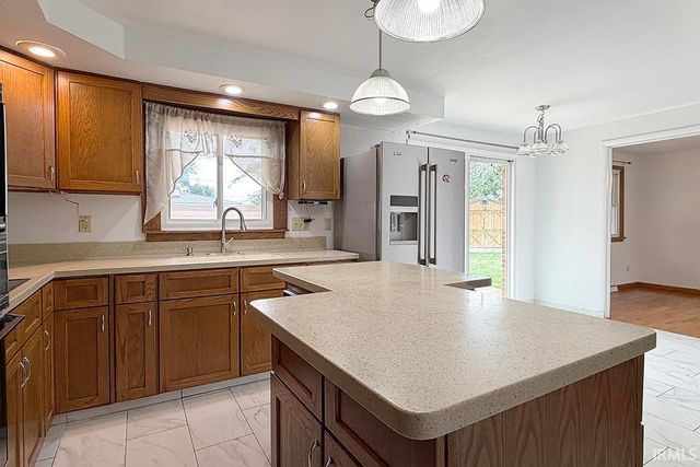 2521 Riverview Place, Elkhart, IN 46516