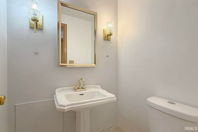 2521 Riverview Place, Elkhart, IN 46516