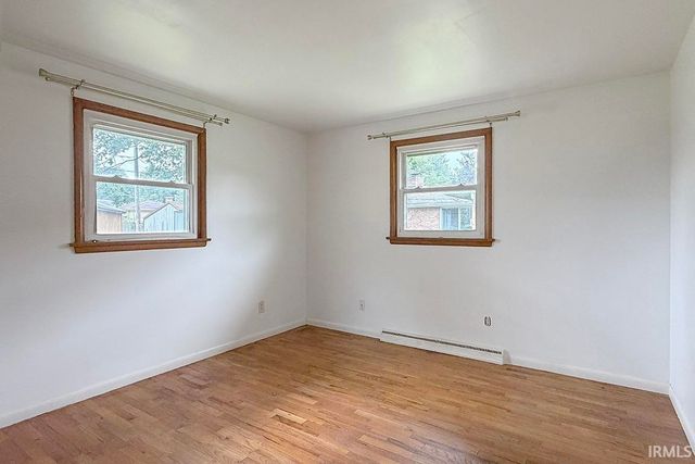 2521 Riverview Place, Elkhart, IN 46516