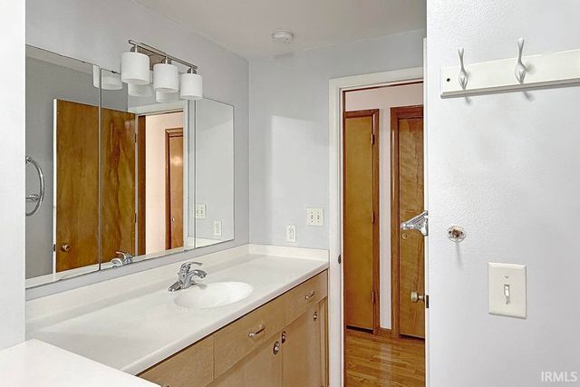 2521 Riverview Place, Elkhart, IN 46516