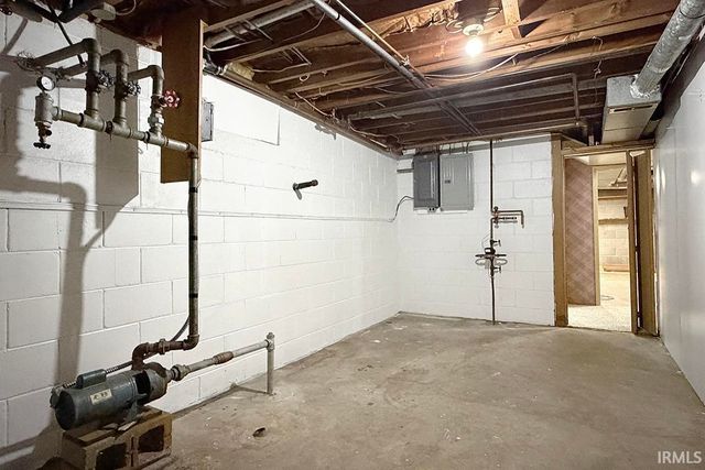 2521 Riverview Place, Elkhart, IN 46516