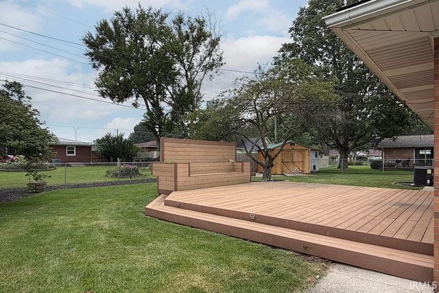 2521 Riverview Place, Elkhart, IN 46516