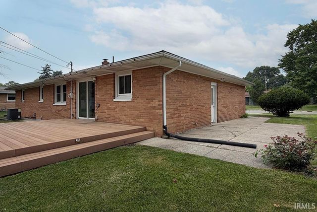 2521 Riverview Place, Elkhart, IN 46516
