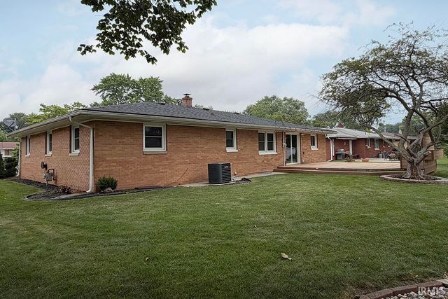2521 Riverview Place, Elkhart, IN 46516
