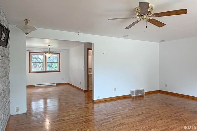 2521 Riverview Place, Elkhart, IN 46516