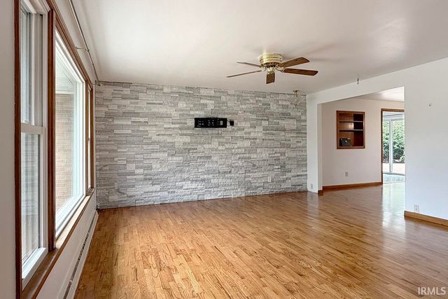 2521 Riverview Place, Elkhart, IN 46516