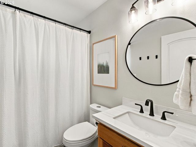 5648 Se CAMPANARIO Rd, Milwaukie, OR 97222
