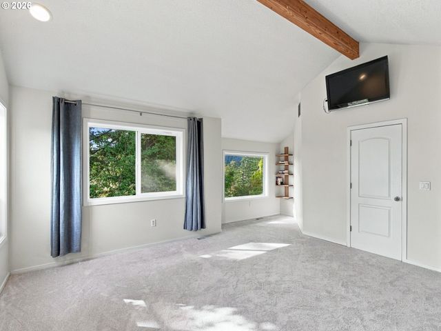 5648 Se CAMPANARIO Rd, Milwaukie, OR 97222