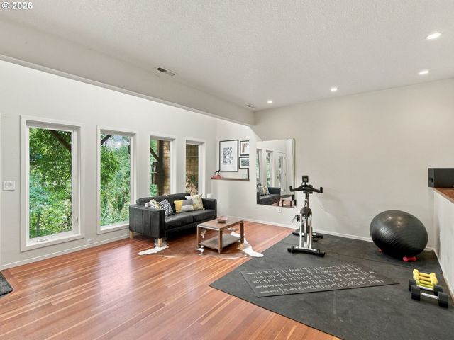 5648 Se CAMPANARIO Rd, Milwaukie, OR 97222