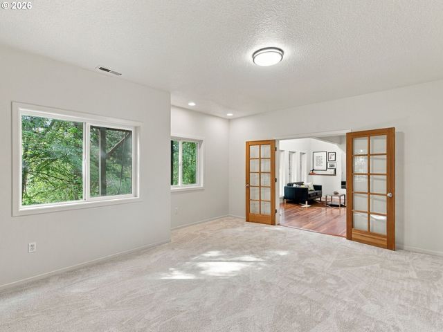5648 Se CAMPANARIO Rd, Milwaukie, OR 97222