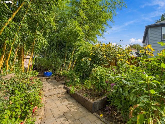 5648 Se CAMPANARIO Rd, Milwaukie, OR 97222