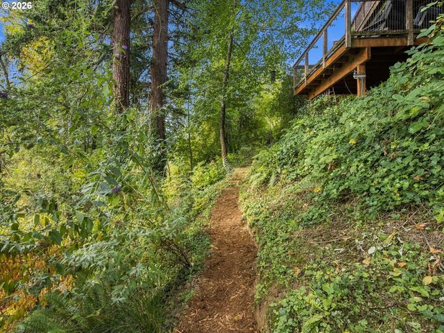 5648 Se CAMPANARIO Rd, Milwaukie, OR 97222