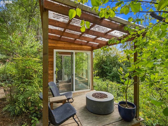 5648 Se CAMPANARIO Rd, Milwaukie, OR 97222