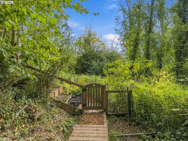 5648 Se CAMPANARIO Rd, Milwaukie, OR 97222