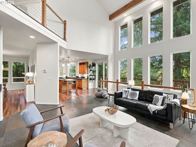 5648 Se CAMPANARIO Rd, Milwaukie, OR 97222