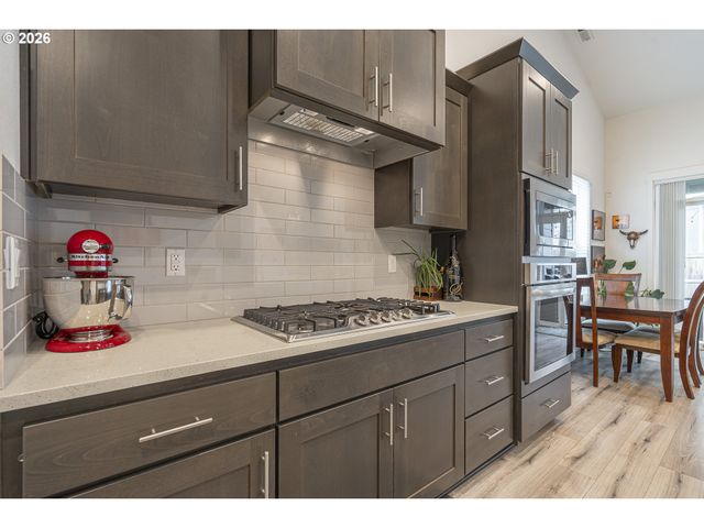 1713 N KALAPUYA Pl, Lafayette, OR 97127