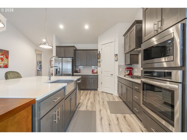 1713 N KALAPUYA Pl, Lafayette, OR 97127