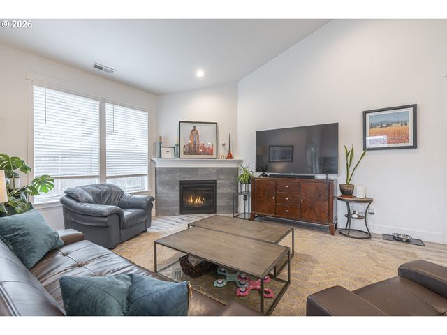 1713 N KALAPUYA Pl, Lafayette, OR 97127