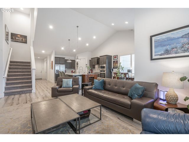 1713 N KALAPUYA Pl, Lafayette, OR 97127