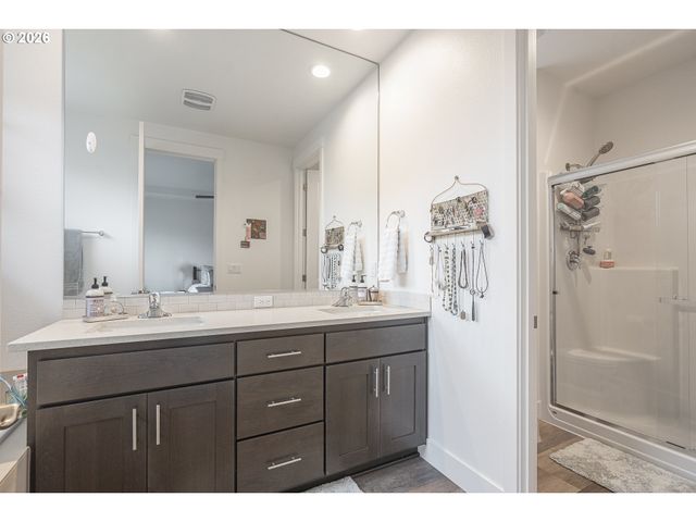 1713 N KALAPUYA Pl, Lafayette, OR 97127