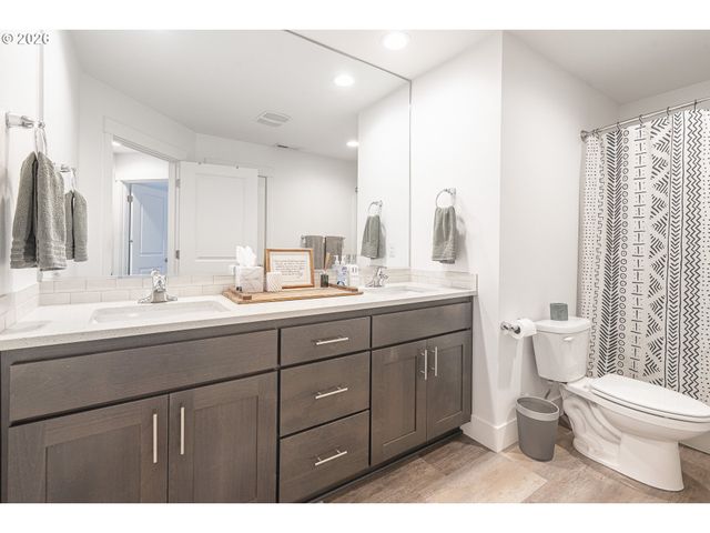 1713 N KALAPUYA Pl, Lafayette, OR 97127