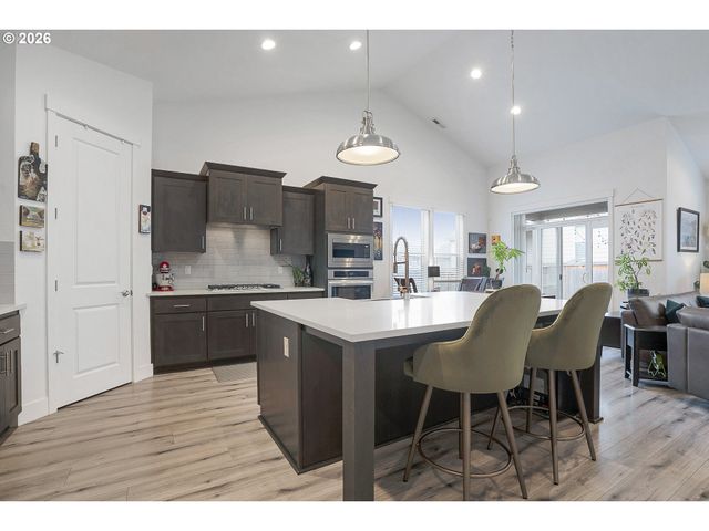 1713 N KALAPUYA Pl, Lafayette, OR 97127