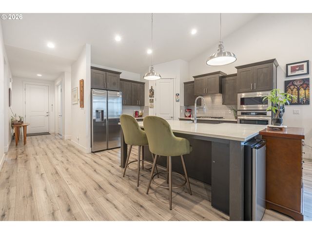 1713 N KALAPUYA Pl, Lafayette, OR 97127