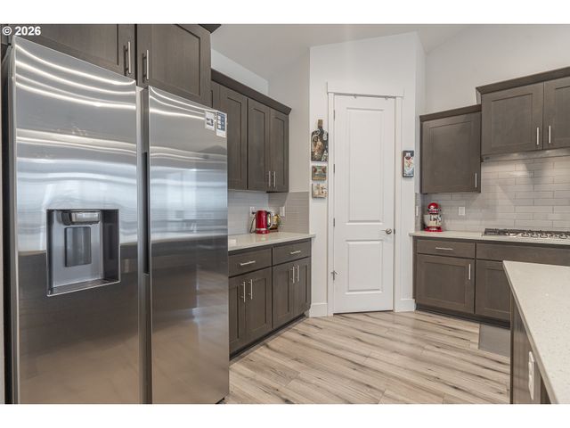 1713 N KALAPUYA Pl, Lafayette, OR 97127