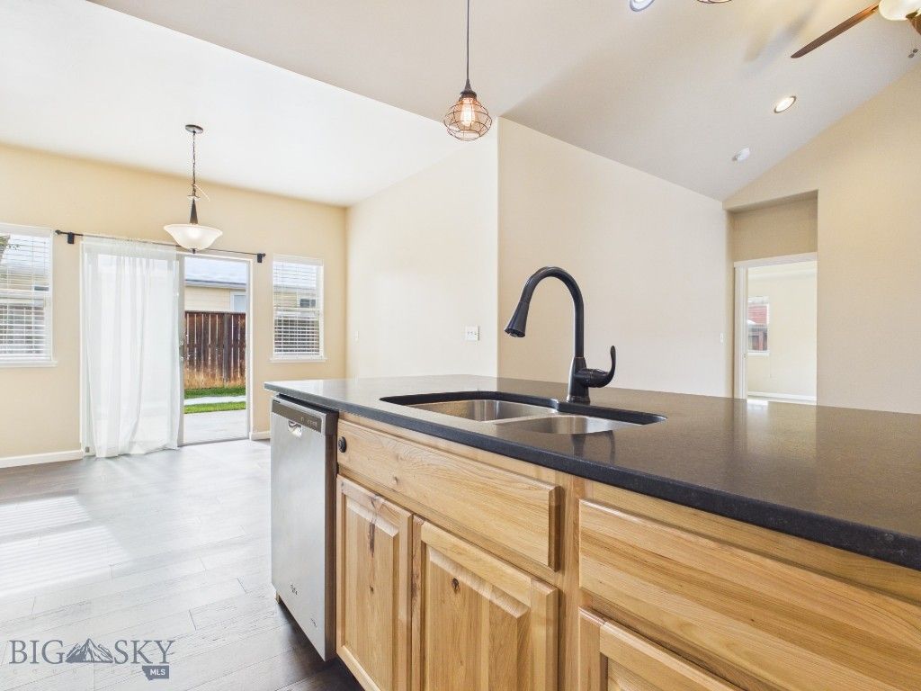 924 New Mexico Drive, Belgrade, MT 59714 photo 2