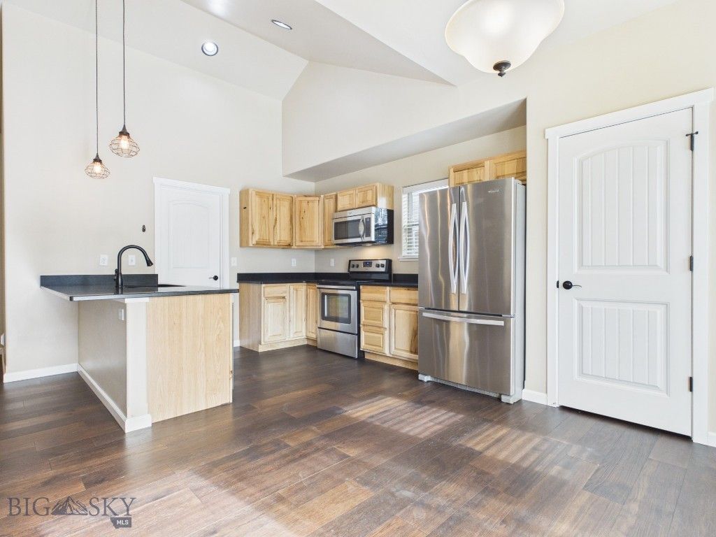 924 New Mexico Drive, Belgrade, MT 59714 photo 4
