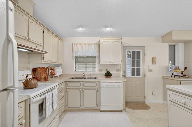 706 TANGERINE DRIVE, Lady Lake, FL 32159
