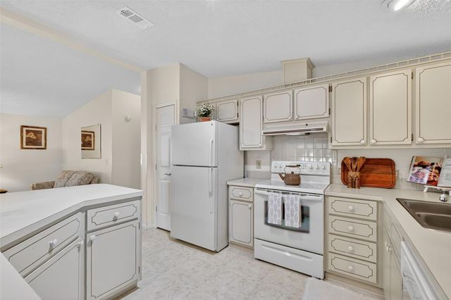 706 TANGERINE DRIVE, Lady Lake, FL 32159