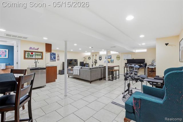 1333 Fontaine Avenue, Madison Heights, MI 48071