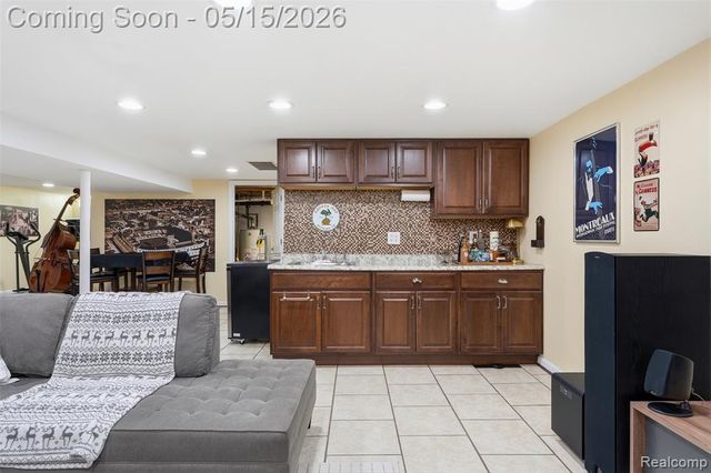 1333 Fontaine Avenue, Madison Heights, MI 48071