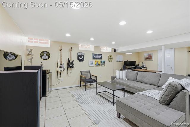 1333 Fontaine Avenue, Madison Heights, MI 48071